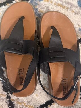 Earth Black Leather Toe-Loop Sandals with Tan Footbed